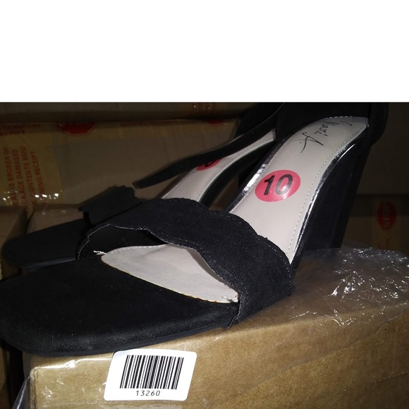 Mari A Women's Suede 3" Block Heel Sandals Black 10 - Picture 1 of 3